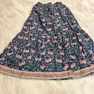 Gingy batik floral long skirt with side slit size S